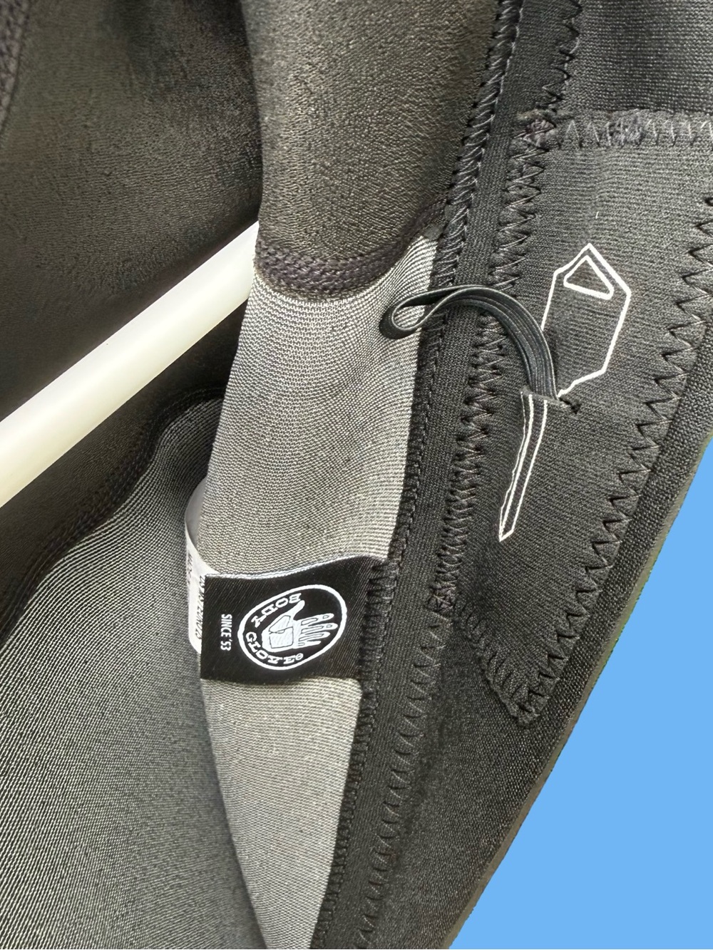 NEW BODY GLOVE - Phoenix 2/2mm Back Zip Short Sleeve Full Wetsuit - Black - Picture 10 of 16
